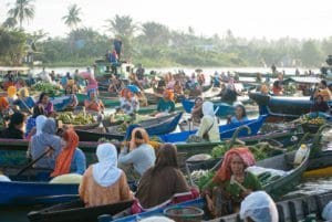 Day 5. Floating market Around The World Travel